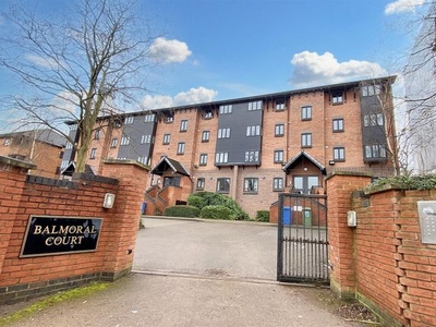 Flat to rent in Balmoral Court, Ladywood, Birmingham B1
