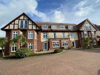 Flat to rent in Burlington Court, 449 Clifton Drive North, Lytham St. Annes FY8