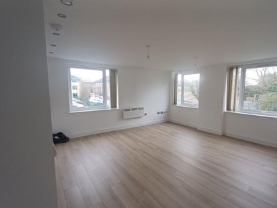 Flat to rent in Carrs Road, Cheadle SK8