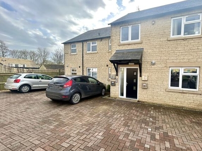 Flat to rent in Cricklade Road, Cirencester GL7