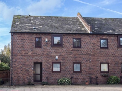 Flat to rent in Fishergate, York YO10