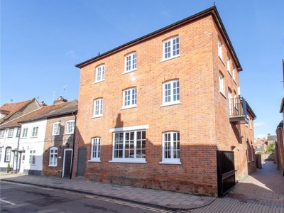 Flat to rent in Friday Street, Henley-On-Thames, Oxfordshire RG9