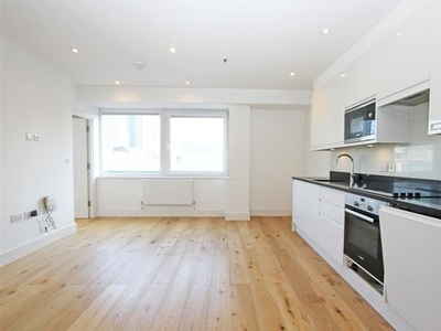 Flat to rent in Green Dragon House, 67-70 High Street, Croydon CR0
