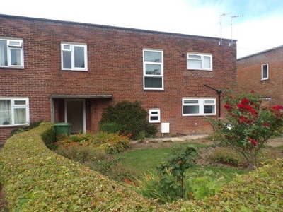 Flat to rent in Haddon Close, Chesterfield S40