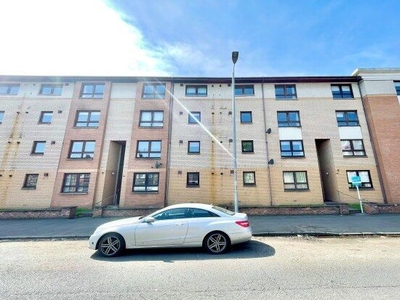 Flat to rent in Kings Park Road, Glasgow G44