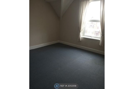 Flat to rent in Knowsley Rd, Southport PR9