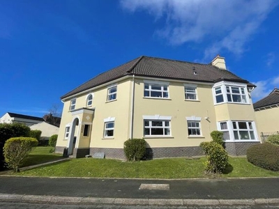 Flat to rent in Lakeside Road, Governors Hill, Douglas, Isle Of Man IM2