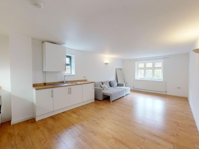 Flat to rent in Lansdowne Road, Hove BN3