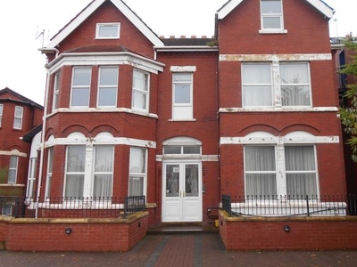 Flat to rent in Lathom Road, Southport PR9