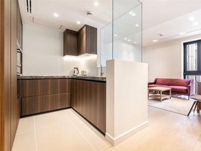 Flat to rent in Lincoln Square, 18 Portugal Street, London WC2A