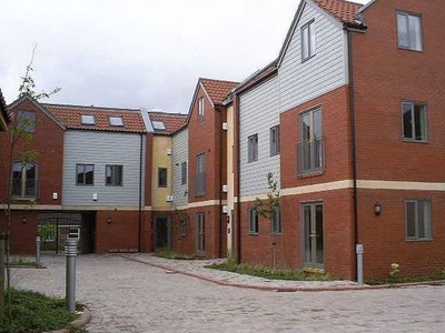 Flat to rent in Myrtle Street, Southville, Bristol BS3