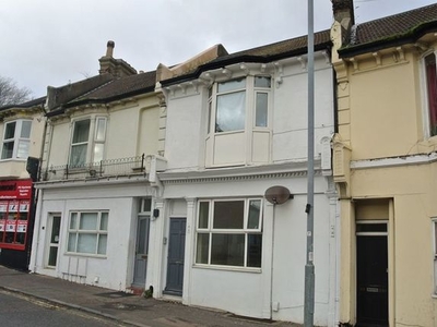 Flat to rent in New England Road, Brighton BN1