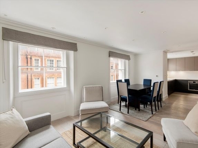 Flat to rent in North Audley Street, London W1K.