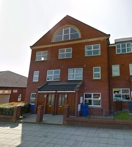 Flat to rent in Ormskirk Road, Pemberton, Wigan WN5