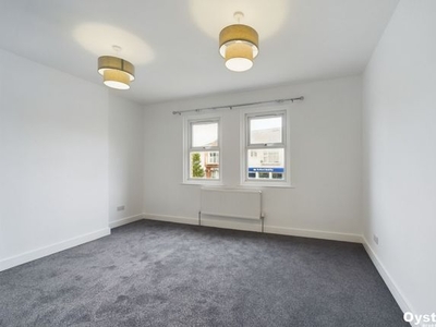 Flat to rent in Oxford Road, Reading RG30