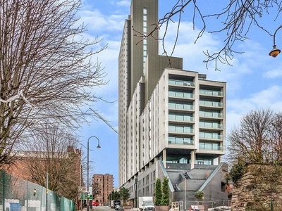 Flat to rent in Oxygen Tower, 50 Store Street, Manchester, Greater Manchester M1