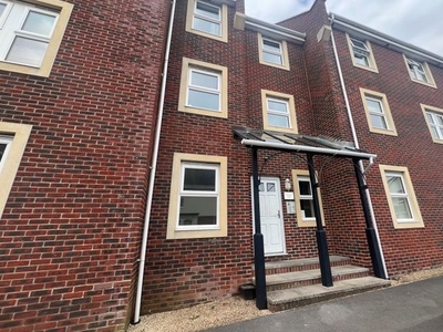 Flat to rent in Oysell Gardens, Fareham PO16