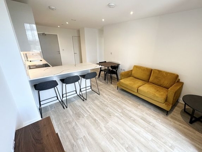 Flat to rent in Queen Street, Salford M3