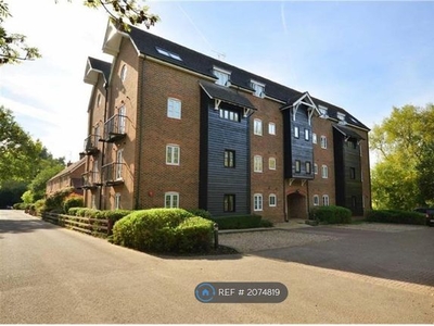 Flat to rent in Ridge House, Rickmansworth WD3