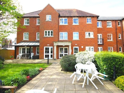 Flat to rent in Roper Road, Canterbury CT2