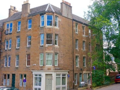 Flat to rent in Roseneath Place, Marchmont, Edinburgh EH9