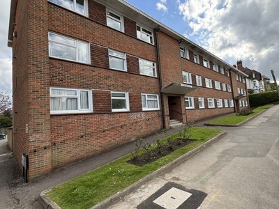 Flat to rent in Rothamsted Avenue, Harpenden AL5