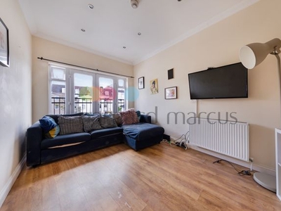 Flat to rent in Selsdon Road, South Croydon CR2