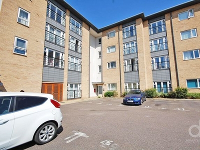 Flat to rent in Southernhay Close, Basildon SS14