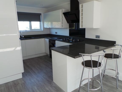Flat to rent in Templewood Road, Hadleigh SS7