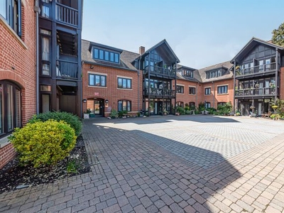Flat to rent in The Broccoli Cloister, Woolf Drive, Wokingham RG40