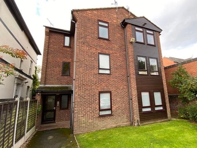 Flat to rent in The Hawthorns, Comberton Road, Kidderminster DY10