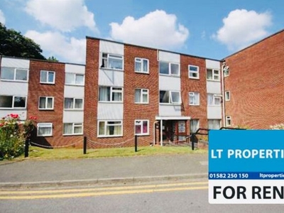 Flat to rent in The Shires, Old Bedford Rd, Luton LU2