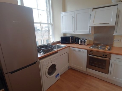 Flat to rent in Upper Craigs, Stirling Town, Stirling FK8