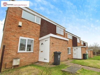 Maisonette to rent in Stirrup Close, Walsall WS5