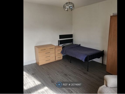 Room to rent in Comberton Hill, Kidderminster DY10