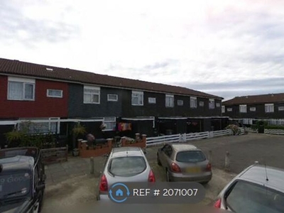 Room to rent in Crocus Field, Barnet EN5