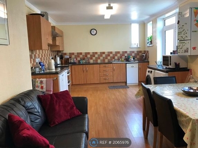 Room to rent in Salisbury Road, Plymouth PL4