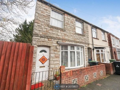 Semi-detached house to rent in Colin Road, Luton LU2