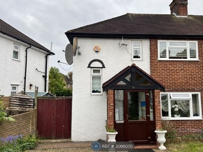 Semi-detached house to rent in Goodwin Gardens, Croydon CR0