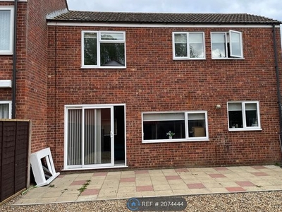 Semi-detached house to rent in Hethersett Close, Newmarket CB8
