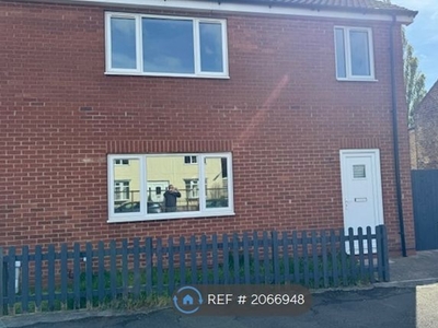 Semi-detached house to rent in Kings Road, Barnetby DN38