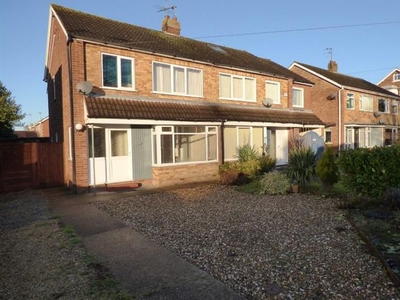 Semi-detached house to rent in Skillings Lane, Brough HU15