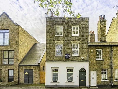 Property for sale in Swan Street, Isleworth TW7