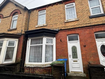 Terraced house to rent in Britannia Street, Scarborough YO12