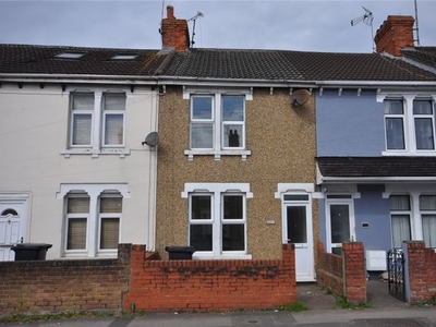 Terraced house to rent in Cricklade Road, Swindon SN2