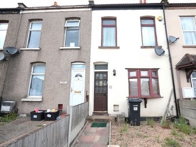 Terraced house to rent in High Road, Romford RM6