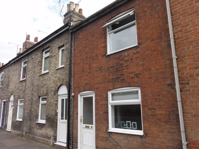 Terraced house to rent in Out Westgate, Bury St. Edmunds IP33