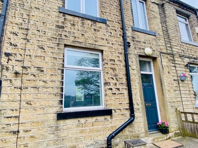 Terraced house to rent in Saddleworth Road, Greetland, Halifax HX4