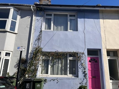 Terraced house to rent in Washington Street, Brighton BN2