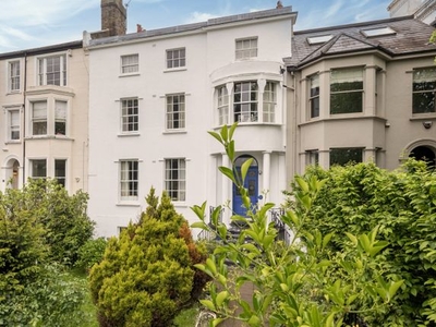 Town house for sale in Clapham Common North Side, London SW4